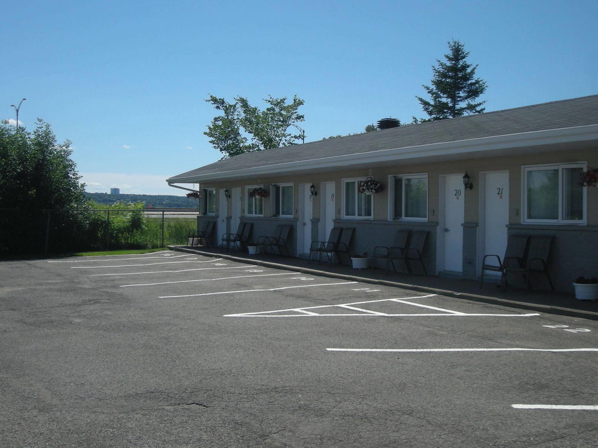 Motel Chevalier Québec Esterno foto